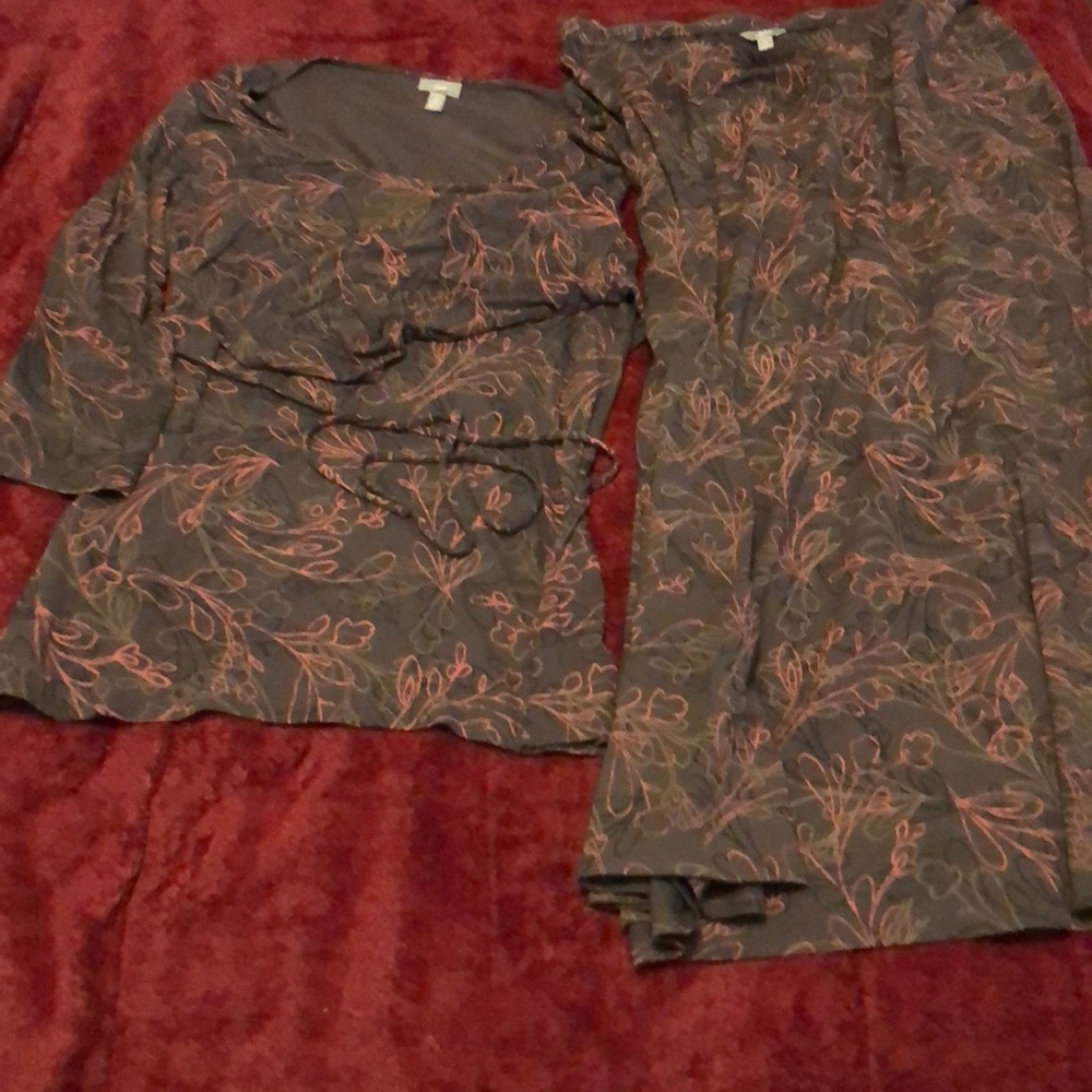 Fun year round skirt set